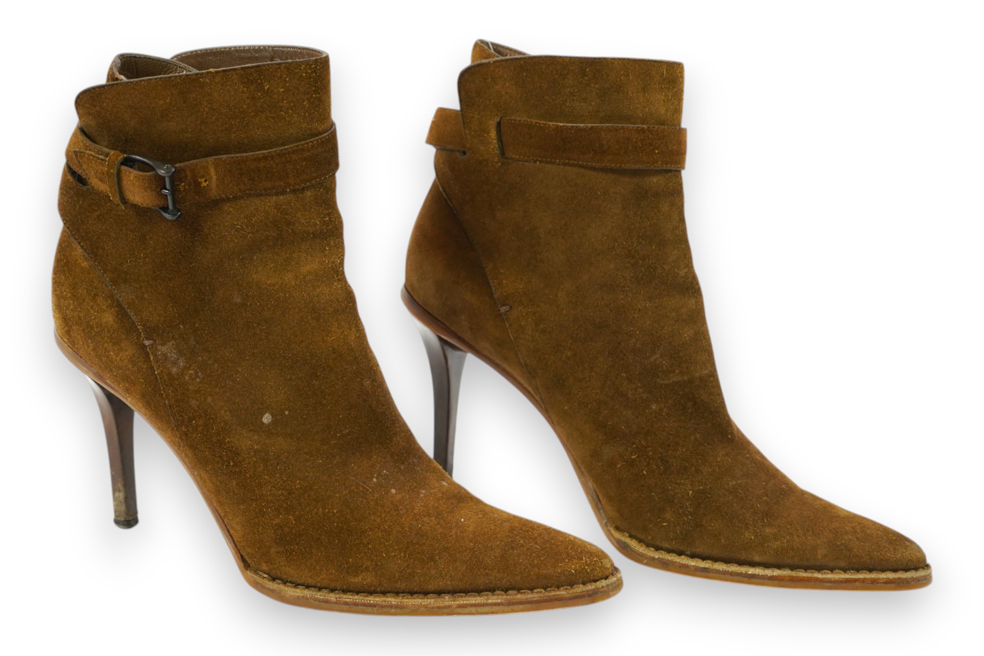 A pair of brown suede Gucci heeled ankle boots with buckle detail. size EU 40.5 (UK 7.5)